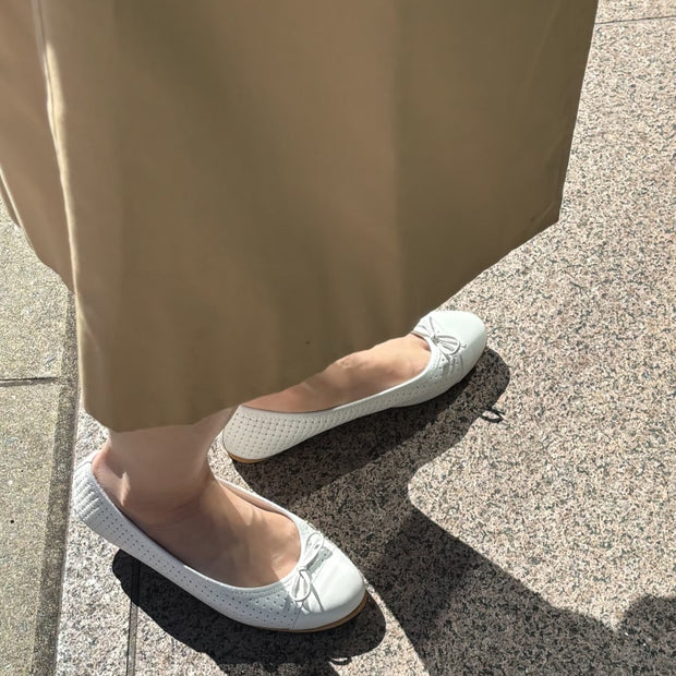 Pauline -Waterproof Mesh embossed White ウォータープルーフメッシュ ホワイト kurun クルン kuruntokyo 入学式 卒業式 クルントウキョウ 疲れない 痛くない madeinjapan 日本製 本革 バレエシューズ フラットシューズ パンプス kurunTOKYO mdmバレエシューズwaterproof レインシューズ 小さいサイズ 大きいサイズ 26cm 21.5cm 26cm 25.5cm 25cm 22cm