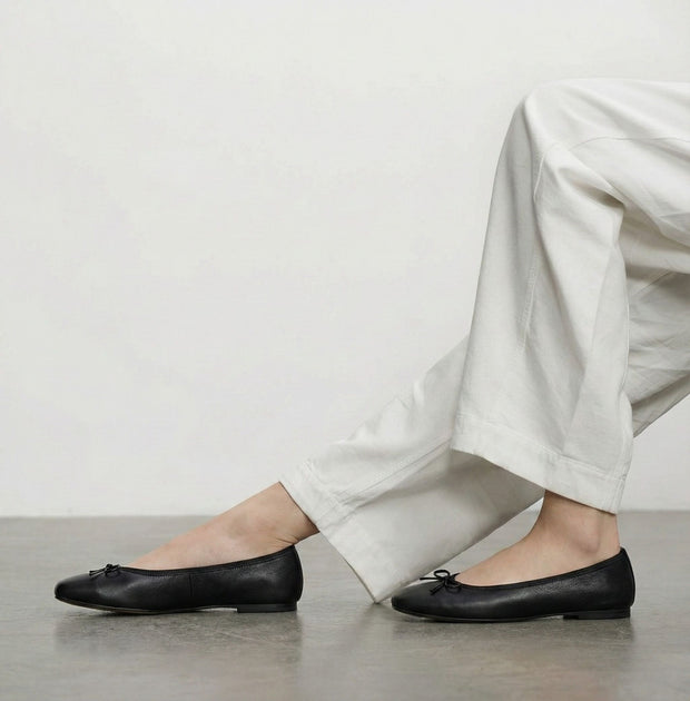 Pauline -Waterproof Smooth Black ウォータープルーフスムース