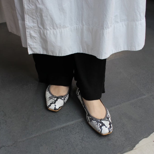 Giselle -Pythonprint Gray パイソンプリント グレー(Limited) kurun クルン kuruntokyo 入学式 卒業式 クルントウキョウ 疲れない 痛くない madeinjapan 日本製 本革 バレエシューズ フラットシューズ パンプス kurunTOKYO mdmバレエシューズwaterproof レインシューズ 小さいサイズ 大きいサイズ 26cm 21.5cm 26cm 25.5cm 25cm 22cm