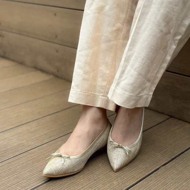 Mathilde -Waterproof Foil panamacloth Gold beige ウォータープルーフ フォイルパナマクロス ゴールドベージュ kurun クルン kuruntokyo 入学式 卒業式 クルントウキョウ 疲れない 痛くない madeinjapan 日本製 本革 バレエシューズ フラットシューズ パンプス kurunTOKYO mdmバレエシューズwaterproof レインシューズ 小さいサイズ 大きいサイズ 26cm 21.5cm 26cm 25.5cm 25cm 22cm